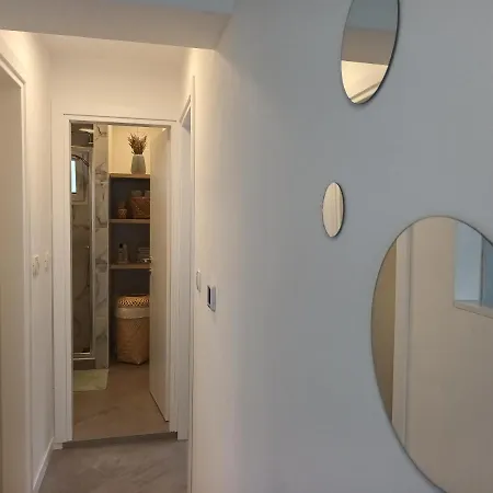 Apartment Jesliving Hvar - 2 Bedroom Elegant With Sea View In Historic Center Of