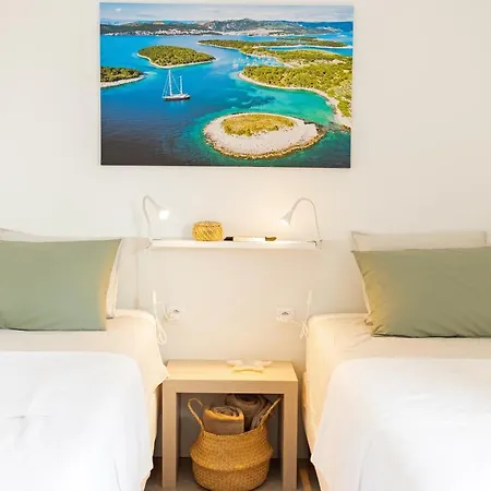 Jesliving Hvar - 2 Bedroom Elegant With Sea View In Historic Center Of