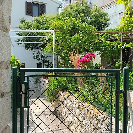 Jesliving Hvar - 2 Bedroom Elegant With Sea View In Historic Center Of Apartment